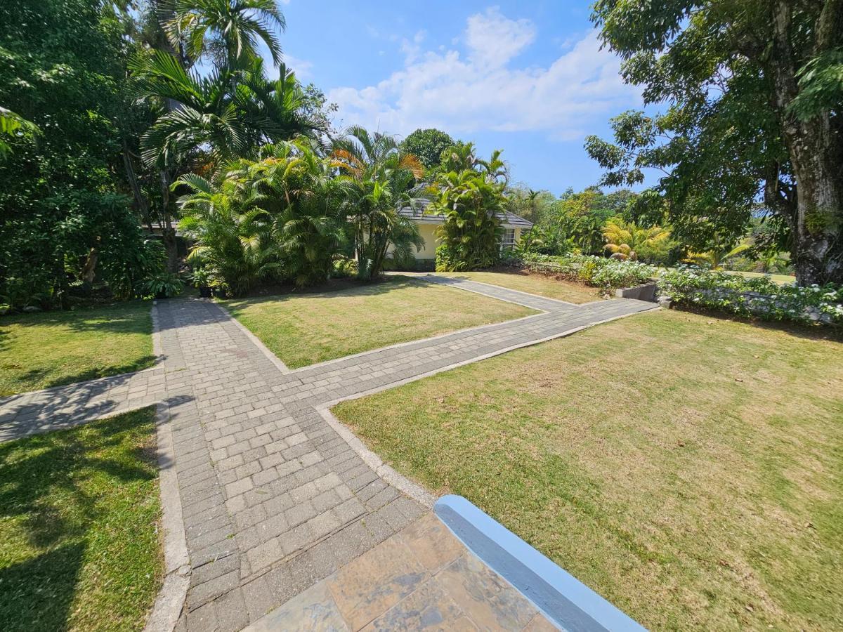 Spicy Hill Villa ポート・アントニオ エクステリア 写真